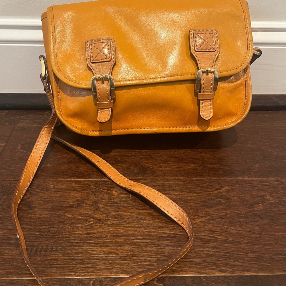 LA Bagagerie Saddle Silhouette Leather Crossbody Bag